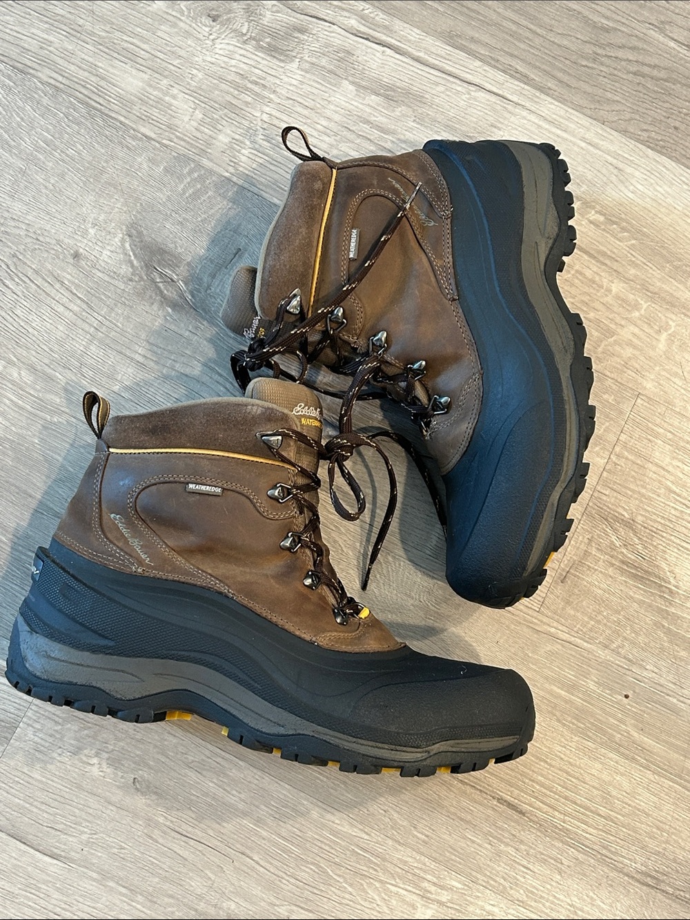 EDDIE BAUER| Men’s waterproof Hiking Boots